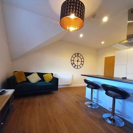 Roomy Penthouse 2 Double Bed Apartment - Spacious - Central Beeston - Free Secure Parking - Νότιγχαμ Εξωτερικό φωτογραφία