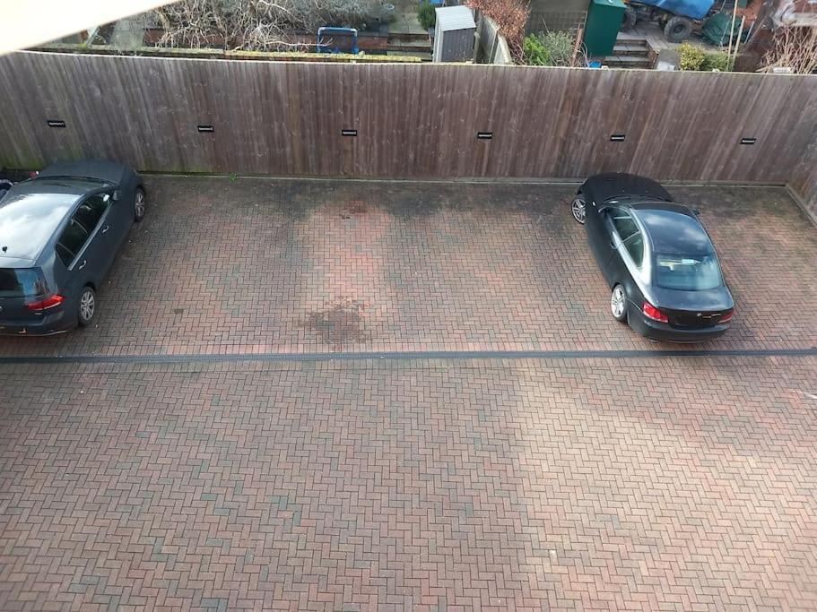 Roomy Penthouse 2 Double Bed Apartment - Spacious - Central Beeston - Free Secure Parking - Νότιγχαμ Εξωτερικό φωτογραφία